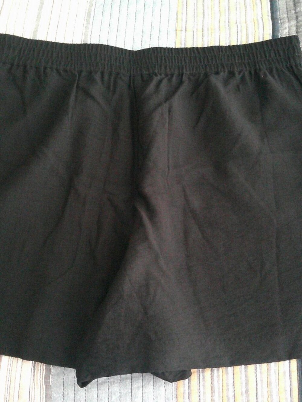 Vince Camuto Black shorts with Pockets and elastic waist NWT Size XL